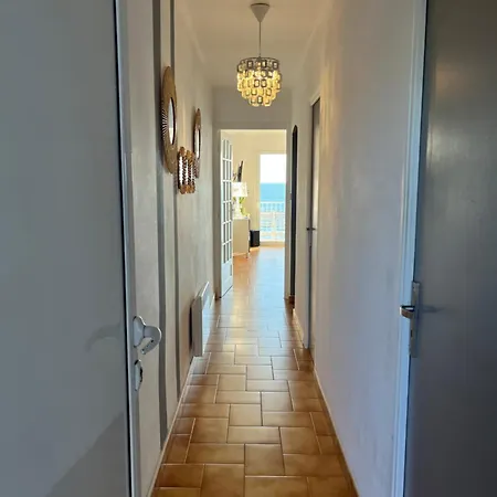 Du Roi Premiere Ligne En Face De La Appartement Le Grau-du-Roi