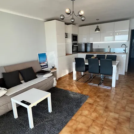 Du Roi Premiere Ligne En Face De La Apartment *